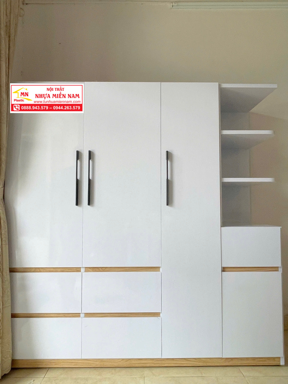 TỦ ÁO 3 CÁNH CÓ KỆ TRANG TRÍ NHỰA CHIN HUEI TNL437