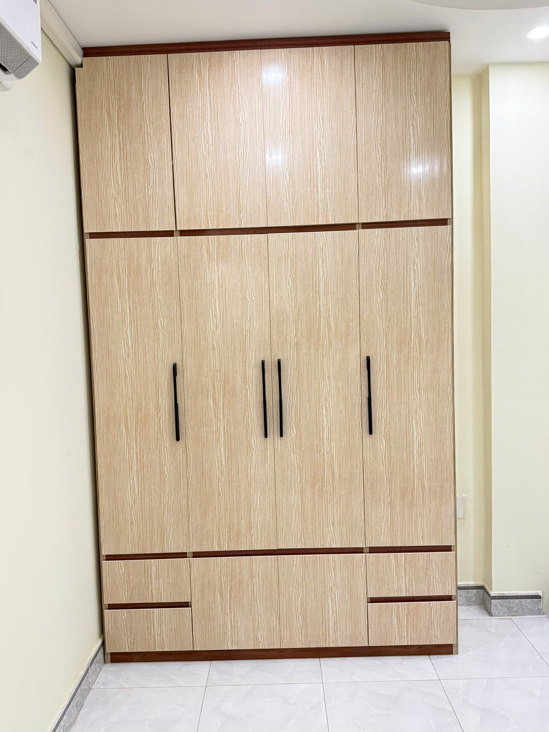 TỦ ÁO 4 CÁNH FULL TRẦN NHỰA ĐÀI LOAN TGR346